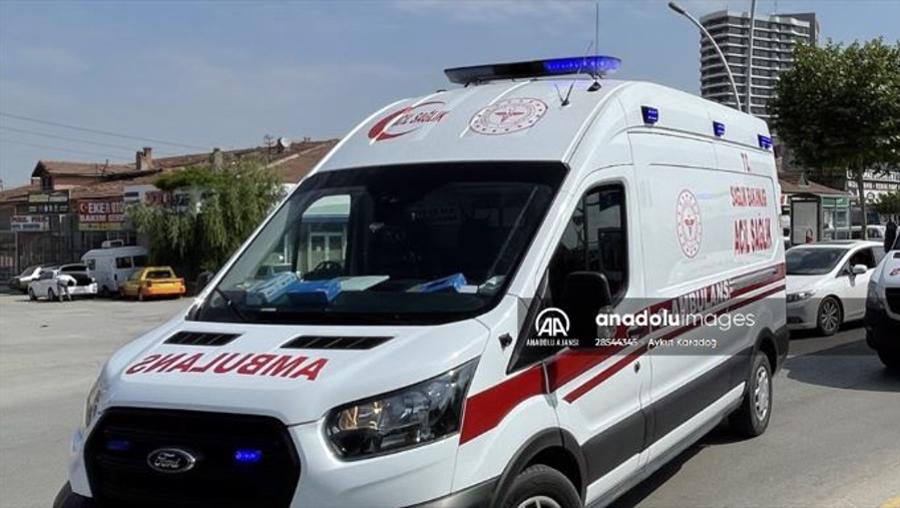 Ankara'da ambulansa yol vermeyen 10 sürücüye ceza uygulandı